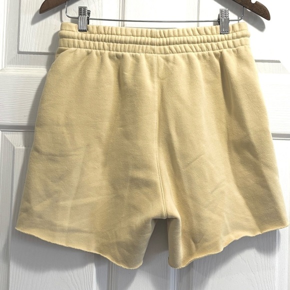 Aritzia TNA Cozy Fleece Boyfriend 6" Sweat Shorts Yellow Wheat Size Small - Picture 6 of 9